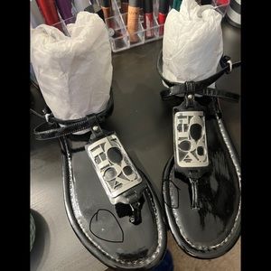 COACH Odell Black and Silver Patent Leather Sandals in sz. (8)